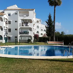 In Calypso,calahonda 200 Metres From The Apartamento